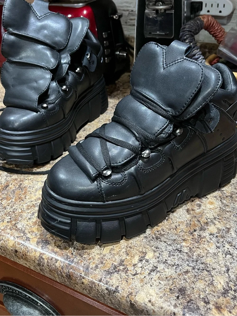 Steve Madden “Cyberpunk”Black Platform Lace-Up Boots